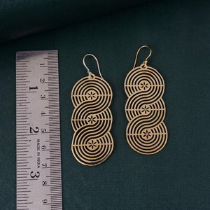 Pendiente de remolino largo de peso ligero, Pendientes colgantes largos de columna torcida, pendientes de Metal de latón, joyería para regalo - Product Image 1
