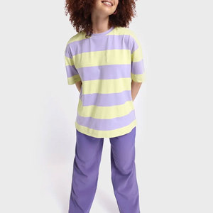 Camiseta de Verano de Alta Calidad para Mujer, Cuello Redondo, Diseño a Cuadros, 100% Algodón, Diseñada para Comodidad Diaria y Opciones de Personalización de Marca - Product Image 4