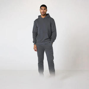 Survêtement moderne pour hommes, idéal pour les boutiques de mode et les fournisseurs de vêtements de sport axés sur les vêtements de gros élégants et confortables - Product Image 5