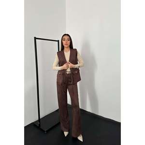 Conjunto de Chaleco y Pantalones de Gamuza Marrón - Marrón - Product Image 1