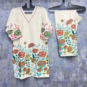 ชุดเสื้อกางเกงผ้าฝ้ายพิมพ์ลายดอกไม้ผ้าคอตตอนพิมพ์ลายดอกไม้สวมใส่สบายสำหรับผู้หญิงผ้าคอตตอนสีกากีนุ่มมีลายลูกไม้ - Product Image 1