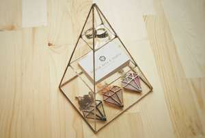 Caja de anillo de cristal con forma de triángulo organizador de joyas hecho con marco de pulido antiguo de vidrio y Metal para compromiso de boda de cumpleaños - Product Image 5