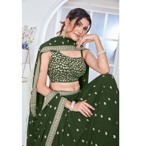 Georgette de renard semi-cousue Lehenga Choli de la meilleure qualité avec Georgette douce Dupatta pour un usage festif Disponible en vrac - Product Image 1