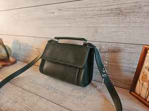 กระเป๋าสะพายข้างผู้หญิง LCBB-0018 สไตล์วินเทจ หนังแท้ ทนทาน มีหลายช่อง ใช้ได้ทุกฤดู - Product Image 5