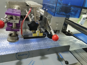 Máy đóng gói ngang Máy đóng gói vận chuyển nhanh bằng bong bóng Máy đóng gói màng bong bóng bông ngọc trai Giá xuất xưởng - Product Image 3