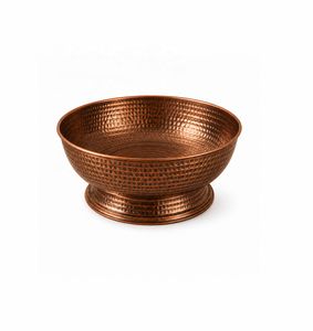 Bassin de pédicure rond en cuivre martelé fait main, antique, pour bain de pieds et spa à domicile - Product Image 1