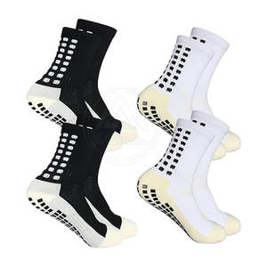 Chaussettes de sport unisexes personnalisables de qualité supérieure anti-odeur Crew disponibles en différentes couleurs - Product Image 1