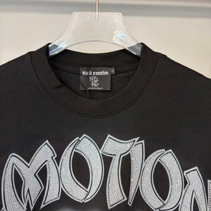 T-shirt de créateur de mode de haute qualité avec diamants, vêtements de rue rétro, vêtements pour hommes - Product Image 3