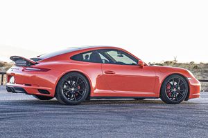Excellent état, Porsche 911 Carrera 4S Coupé 2017 d'occasion, 30 000 miles - Product Image 3