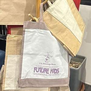 Luxury Khaki Jute Tote Grocery <b>Shopping</b> <b>Bag</b> Custom Printed Wholesale with Ribbon Handle <b>Zipper</b> Closure Customized Letter Pattern - Product Image 2