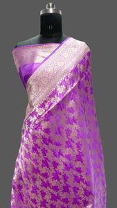 Fabriqué sur mesure dans d'incroyables tissus et saris de soie brocart de couleur violette idéal pour les créateurs de mode et les magasins de mode pour la revente - Product Image 3