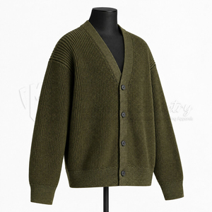 Suéter cárdigan unisex personalizado en verde oliva, tejido de punto, cuello en V, con botones, puños acanalados, estilo casual. - Product Image 3