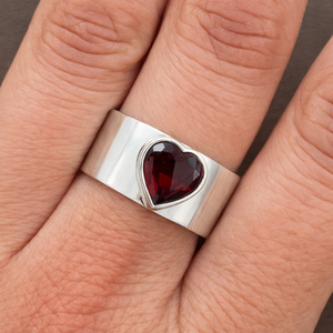 Classy Fine Jewelry Rhoya Jewels Model 405 Rhodium Plated <b>Garnet</b> Heart Signet Bezel Set <b>Ring</b> <b>Silver</b> Band Unisex Wedding - Product Image 2