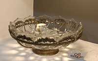 Bol en métal et verre de haute qualité en forme carrée, travail fantaisie, bol de service avec finition antique en laiton pour la décoration de mariage