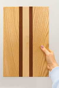 Planche à découper en bois massif à grain transversal, multi-espèces, avec rayures décoratives, pour la découpe intensive des légumes - Product Image 3