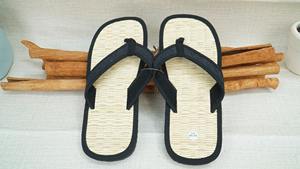 Zapatillas de ratán natural de alta calidad de Vietnam, zapatos de Casa tejidos hechos a mano, calzado ligero y cómodo para interiores y exteriores - Product Image 3