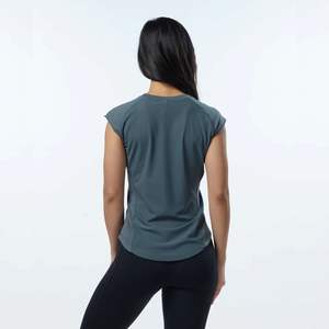 Camiseta gris de porcelana para mujer, prenda de vestir, con cuello redondo y mangas ajustadas, 95% algodón y 5% licra, con dobladillo redondo - Product Image 2