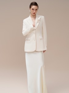 Blazer Listo para enviar para mujer Bolsillos delanteros Fiona Blazer con muescas Material de buena calidad Conjuntos de ropa para niñas Whiteant Vietnam - Product Image 3