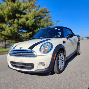 Mini Cooper Convertible LHD Usado, Año 2015 - Product Image 1