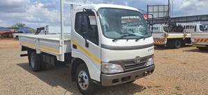 Toyota Dyna 2020, Camioneta de Plataforma Manual, 3.0L, Diésel - Product Image 2