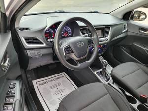 Hyundai Accent SE 2021 usado en venta a bajo precio - Product Image 2