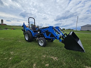 Tracteur agricole multifonctionnel LS Green & Black 4WD avec chargeur frontal et pelle arrière, 90 CV - Product Image 5