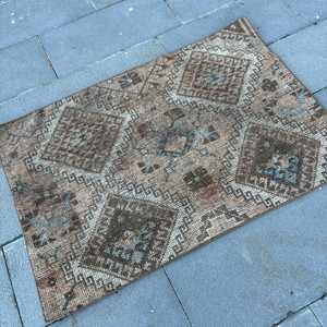 2.6x3.9 ft Small Turkish Vintage Rug, <b>Brown</b> Check <b>Wool</b> Rug - Product Image 2