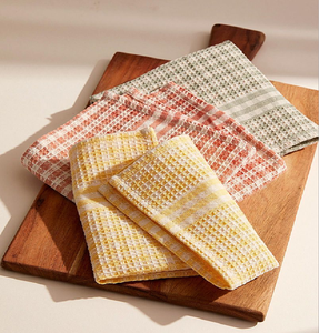 Ensemble de serviettes en coton pliées, jaune moutarde, unies et imprimées, disponible à prix de gros. - Product Image 3