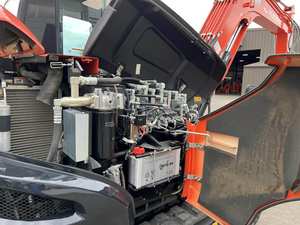 Chargeuse sur chenilles Kubota KX080-4S2 2022 - Classe 8 tonnes, moteur diesel puissant, boîte de vitesses et pompe efficaces - Product Image 6