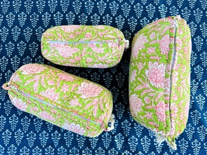 Neceser grande acolchado con estampado de bloques indios, neceser impermeable de algodón para cosméticos con uso en la cocina para almacenamiento de ropa - Product Image 2