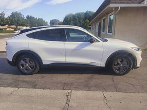 Meilleures voitures d'occasion pas cher à vendre 2023 F o r d Mustang Mach-E Select 4dr SUV électrique grande garantie MPG - Product Image 5