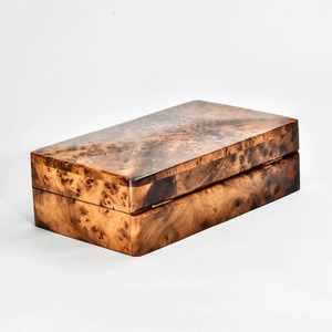 Coffre de rangement en bois Offre Spéciale fabriqué à la main avec couvercle verrouillable pour documents souvenirs ou emballage de vin disponible au prix d'exportation - Product Image 3