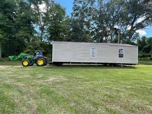 <b>Used</b> 2021 John De Ere 5075E Cab <b>Tractor</b> 4wd - Product Image 5