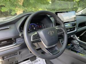 Limpio de segunda mano 2024 Toyo_ta Grand Highlander XLE AWD - Product Image 4