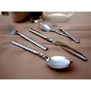 Ensemble de couverts en argent de qualité supérieure avec finition miroir lisse, parfait pour les occasions de dîner élégantes, les restaurants et l'usage quotidien - Product Image 2