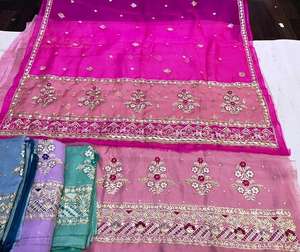 Costumes de fête en soie brodés à la main non cousus de créateur moderne pour femmes Style indien tendance pour les fêtes traditionnelles - Product Image 1