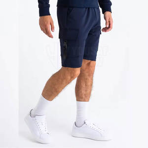 Ensemble short à capuche uni imprimé de style simple et unique pour homme Vêtements décontractés grande taille pour l'été en vente - Product Image 3