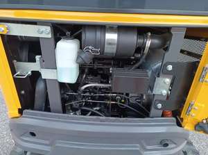 Mini-excavatrice multifonctionnelle de 2,2 tonnes, pelleuse de jardin personnalisée avec moteur et propulseur haute performance - Product Image 3