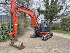 Mini-excavatrice Kubota KX080-5 d'occasion en gros à vendre, puissante machine de terrassement sur chenilles de 8 tonnes, excellent état, prête à travailler - Product Image 5