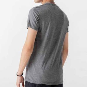 Camisetas básicas de corte regular con cuello, camisetas bordadas con estampado DTG, Camiseta holgada de manga corta con cuello redondo y cuello en V para hombre - Product Image 4