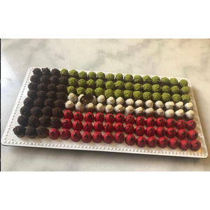 Bandeja para servir dulces y chocolates decorativos de diseño fabuloso Bandeja rectangular de metal de alta calidad para postres de ocasiones especiales - Product Image 1