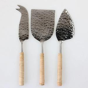 Juego de Cuchillos para Queso de Metal con Acabado Dorado Contemporáneo para el Hogar, Nuevas Herramientas de Corte de Queso de Metal para Servir con Estilo - Product Image 3