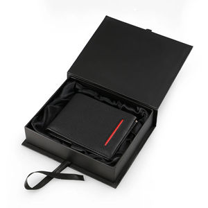 กระเป๋าสตางค์แบบพับสองพับสำหรับผู้ชายที่ใส่บัตรแบบสั้นปักโลโก้หนังแท้สีดำตามสั่ง - Product Image 4