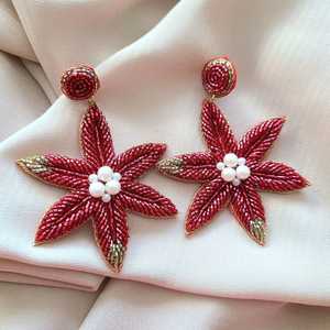 Boucles d'oreilles de mariage en perles bleues et blanches de style européen américain Clous d'oreilles classiques en or en gros pour les mariages occidentaux - Product Image 4