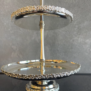 ชั้นวางเสิร์ฟไฮที 2 ชั้น ชั้นวางเค้กสีเงิน ชั้นวางขนมแบบมีกระจก ชั้นวางเค้กหรูหรา ชั้นวางเสิร์ฟสำหรับน้ำชายามบ่าย - Product Image 3