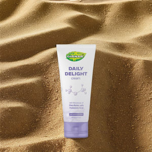 Crème à l'acide hyaluronique au beurre de karité 100gm produit de soin de la peau hydratant avec délice quotidien blanchissant caractéristique ingrédients sûrs - Product Image 2