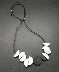 Trendy High Quality Luxury Designer Hot Selling for Christmas Resin <b>Necklace</b> Set Bracelet Earrings Jewelry Set for Women - Product Image 5