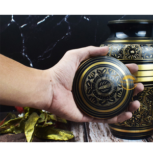 Urna de latón hecha a mano para cenizas, urna para cenizas humanas, urnas de cremación pintadas en negro para mascotas, cenizas, recuerdo de entierro - Product Image 2