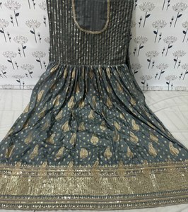 LAUNCH Heavy Collection de vêtements de mariage longueur plancher en soie jacquard avec fond supérieur intérieur en crêpe et dupatta pour les fêtes - Product Image 2