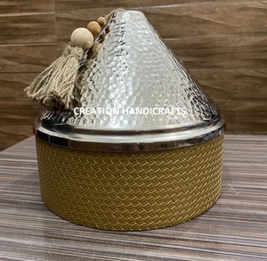 Réchauffeur de nourriture en métal en acier inoxydable au design moderne chauffe-plats et marmite belle casserole en métal fabriquée en - Product Image 1